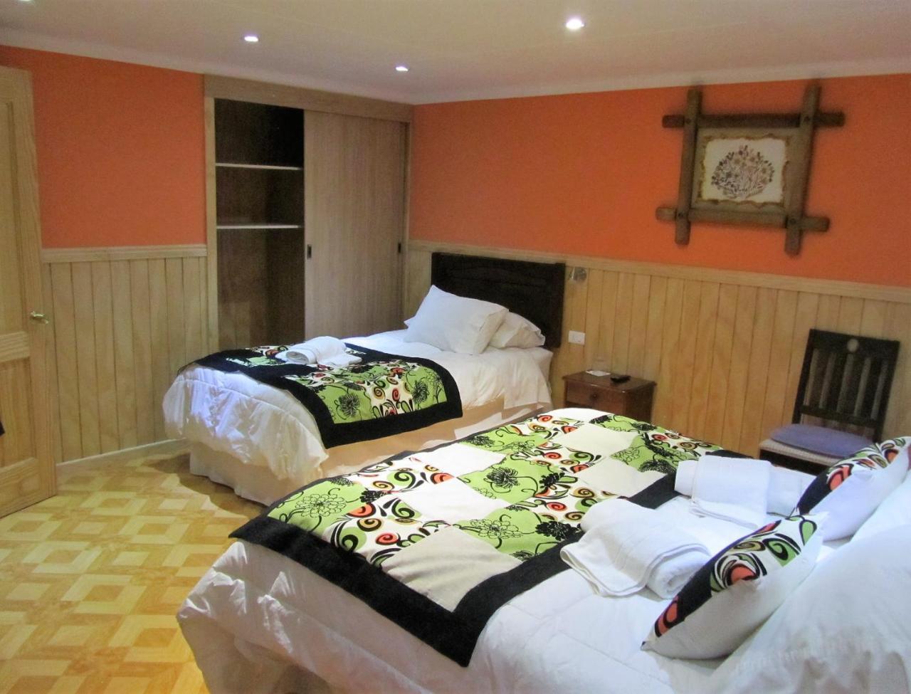 Patagonia Swiss House Hotel Пуерто Наталес Екстериор снимка